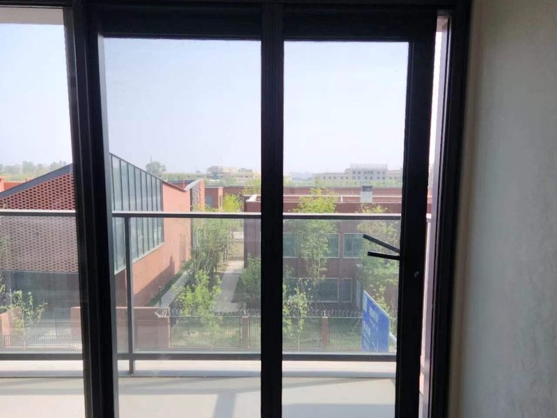 隐形回卷纱门